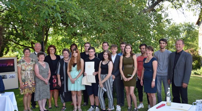 Projektgruppe „Schule ohne Rassismus – Schule mit Courage und Medien“ freut sich über den Jugendkulturförderpreis des Bezirks Oberpfalz